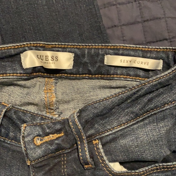 GUESS Sexy Curve Jeans - Picture 2 of 6